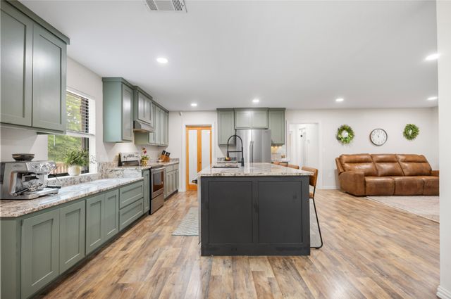 997 Vz County Road 4810, Ben Wheeler, TX 75754