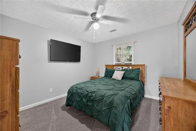 59 Canterbury Drive, Grantville, GA 30220