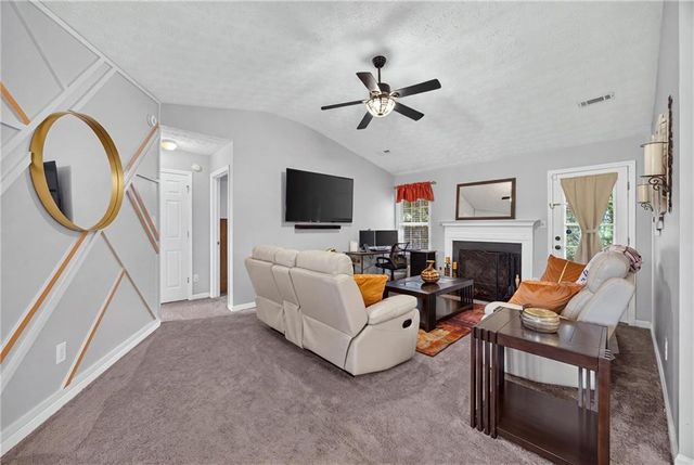 59 Canterbury Drive, Grantville, GA 30220