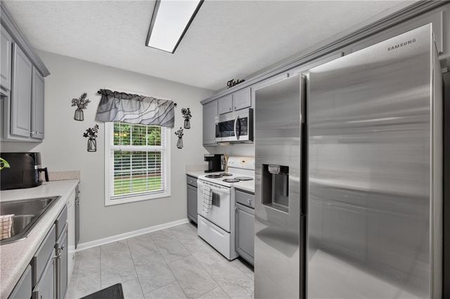 59 Canterbury Drive, Grantville, GA 30220