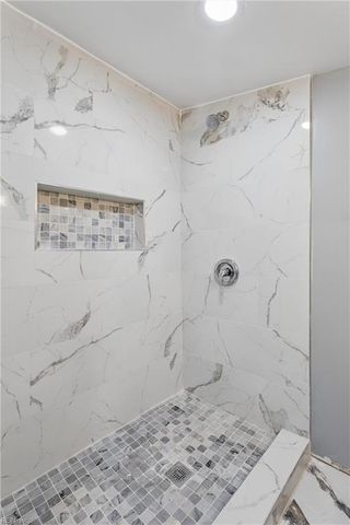 1993 Mark Pine RD, Hayes, VA 23072