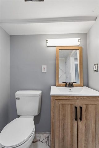 1993 Mark Pine RD, Hayes, VA 23072