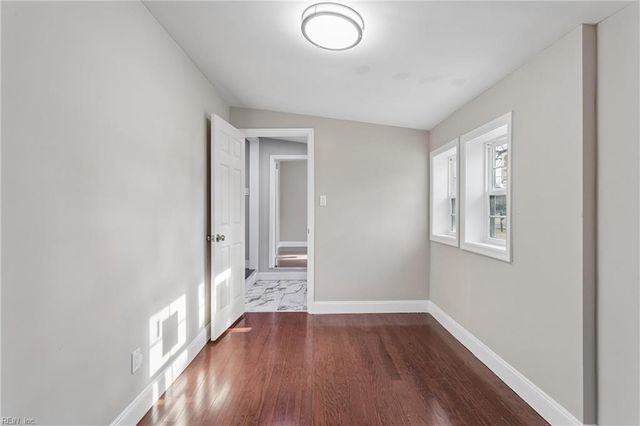 1993 Mark Pine RD, Hayes, VA 23072