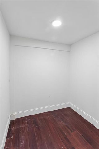 1993 Mark Pine RD, Hayes, VA 23072