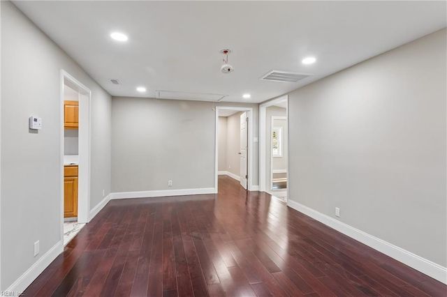 1993 Mark Pine RD, Hayes, VA 23072