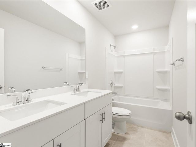 902 Rising Oak Court, Spartanburg, SC 29301