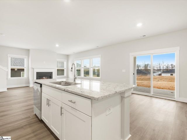 902 Rising Oak Court, Spartanburg, SC 29301