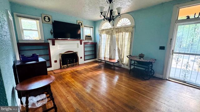 8403 FLOWER AVE, Takoma Park, MD 20912