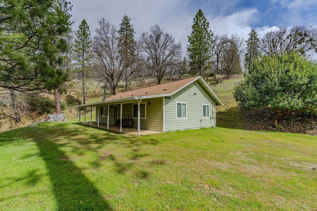 21655 Highway 26, West Point, CA 95255