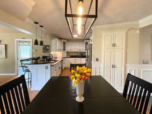 5 Victoria Ln, Rehoboth, MA 02769