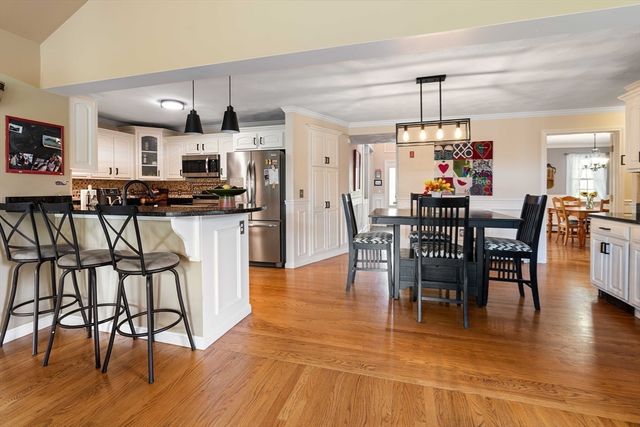 5 Victoria Ln, Rehoboth, MA 02769