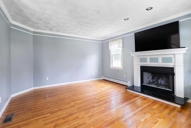 5 Victoria Ln, Rehoboth, MA 02769