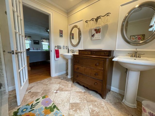 5 Victoria Ln, Rehoboth, MA 02769