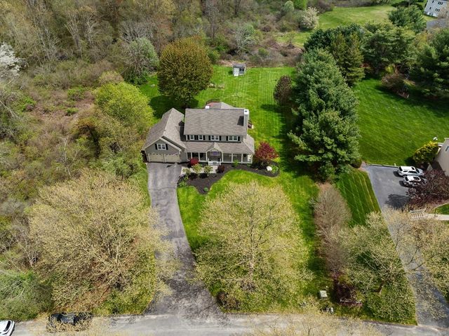 5 Victoria Ln, Rehoboth, MA 02769
