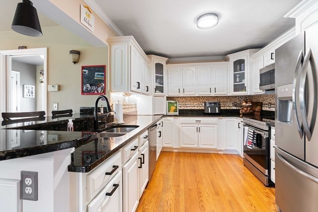 5 Victoria Ln, Rehoboth, MA 02769