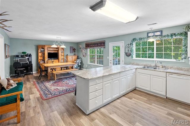 1518 William Lane, Swansea, IL 62226