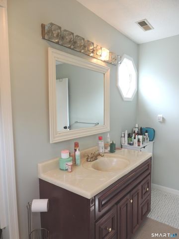 124 South Montowese Street 10, Branford, CT 06405