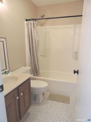 124 South Montowese Street 10, Branford, CT 06405