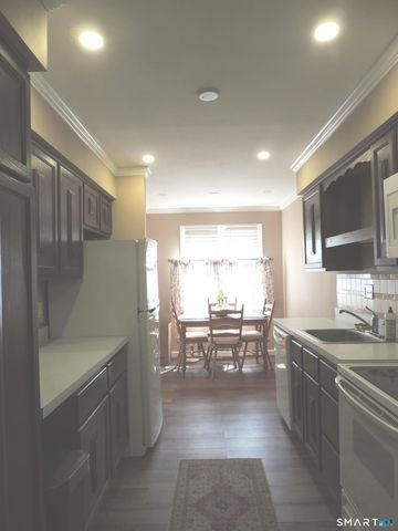 124 South Montowese Street 10, Branford, CT 06405