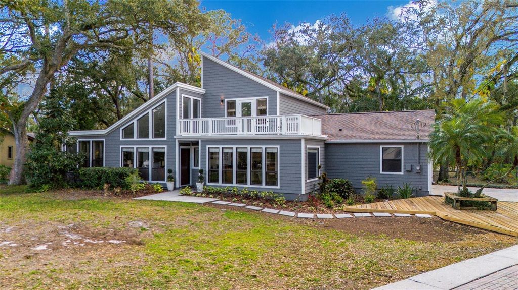 Image 12 of property listing at 12211 TWIN BRANCH ACRES ROAD, Tampa, FL 33626