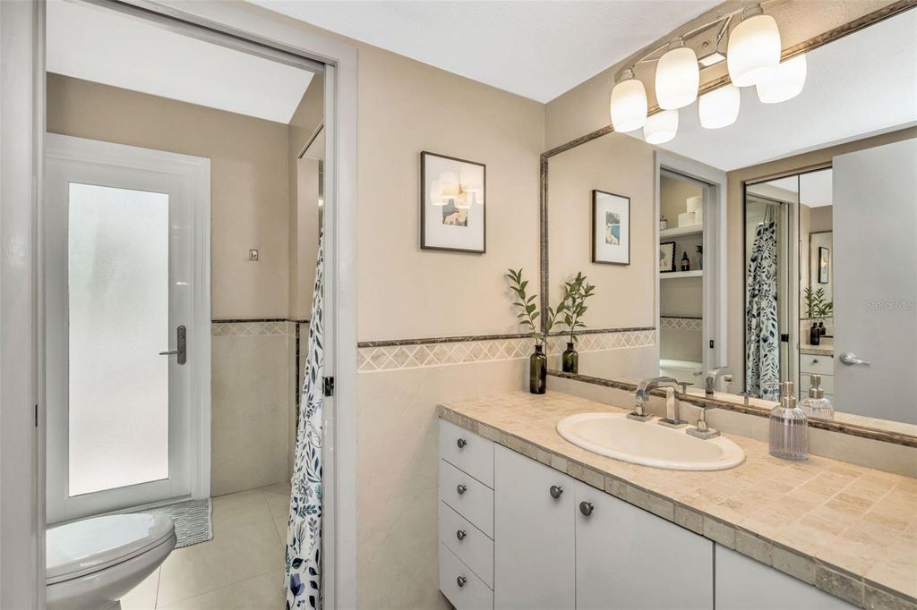 Image 27 of property listing at 12211 TWIN BRANCH ACRES ROAD, Tampa, FL 33626