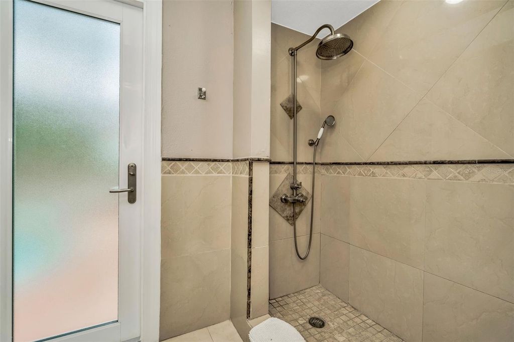 Image 28 of property listing at 12211 TWIN BRANCH ACRES ROAD, Tampa, FL 33626