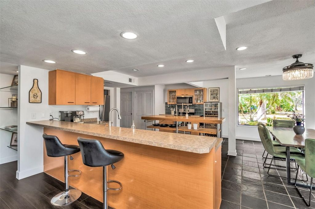 Image 34 of property listing at 12211 TWIN BRANCH ACRES ROAD, Tampa, FL 33626