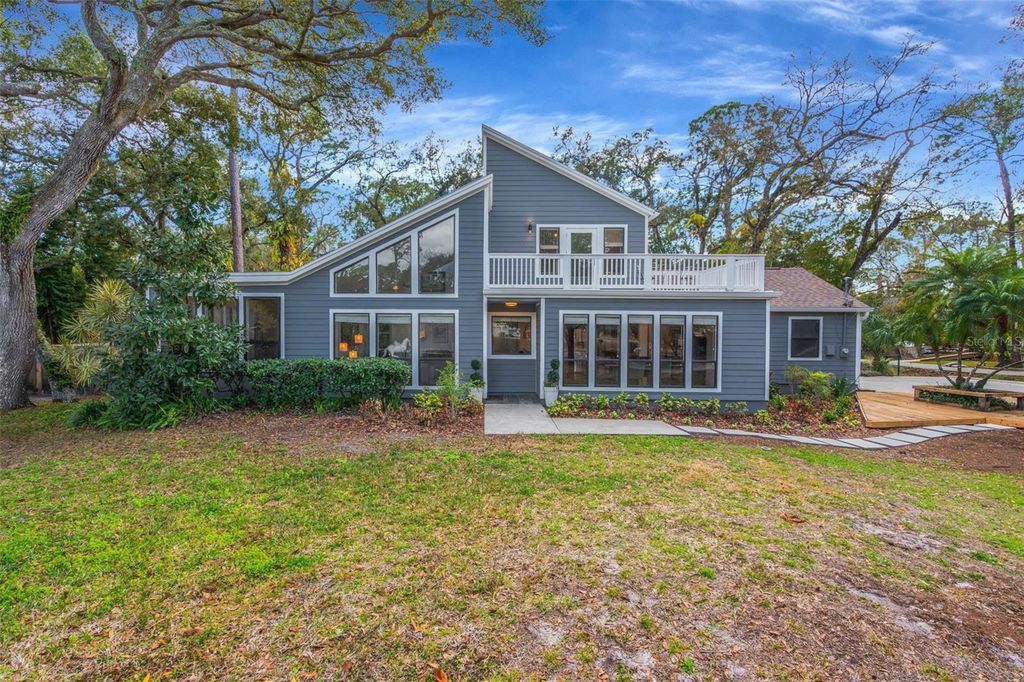 Image 40 of property listing at 12211 TWIN BRANCH ACRES ROAD, Tampa, FL 33626