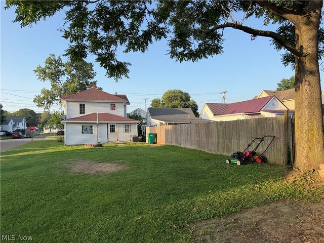 1100 Lakeview Drive, Parkersburg, WV 26104