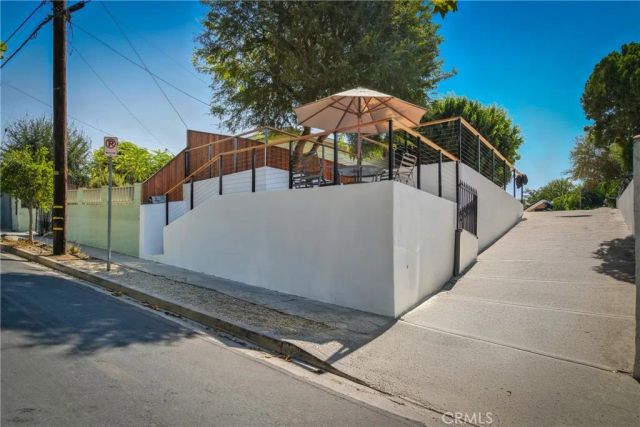 6150 Strickland, Los Angeles, CA 90042