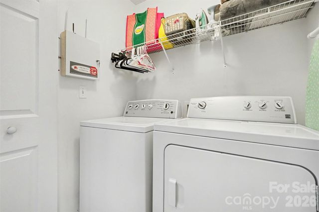 6323 Pine Hollow Drive, Charlotte, NC 28212