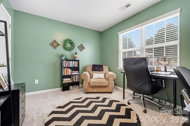 6323 Pine Hollow Drive, Charlotte, NC 28212