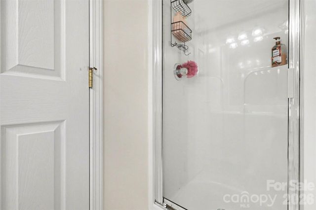 6323 Pine Hollow Drive, Charlotte, NC 28212