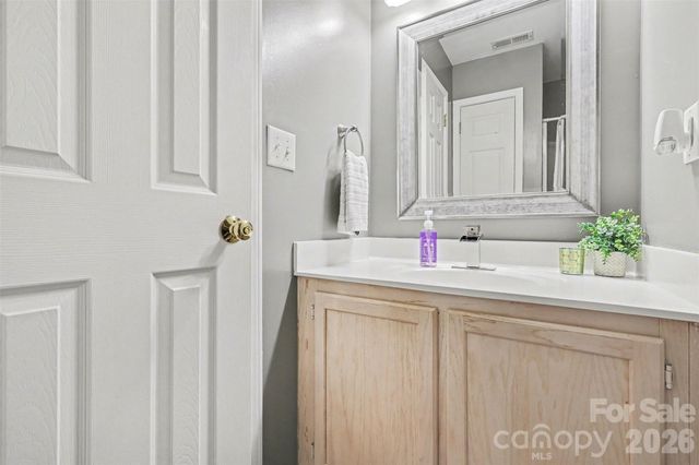 6323 Pine Hollow Drive, Charlotte, NC 28212