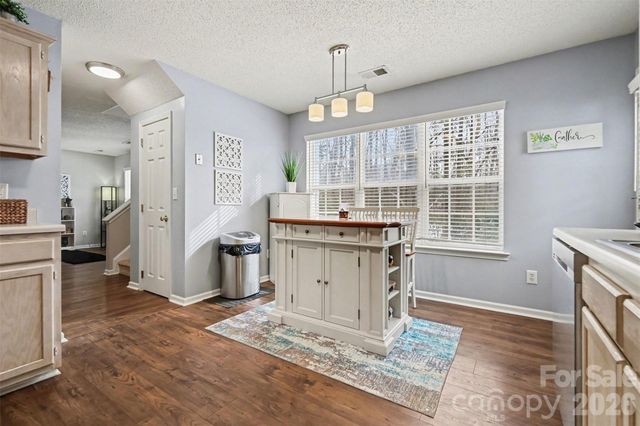 6323 Pine Hollow Drive, Charlotte, NC 28212