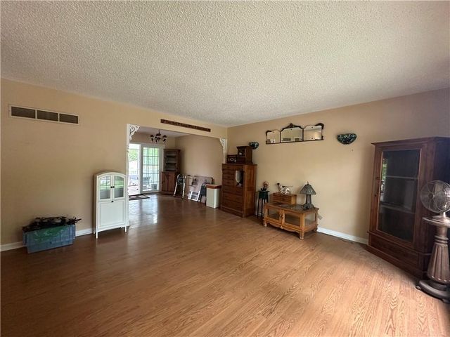 17207 E 6th Terrace Court N, Independence, MO 64056