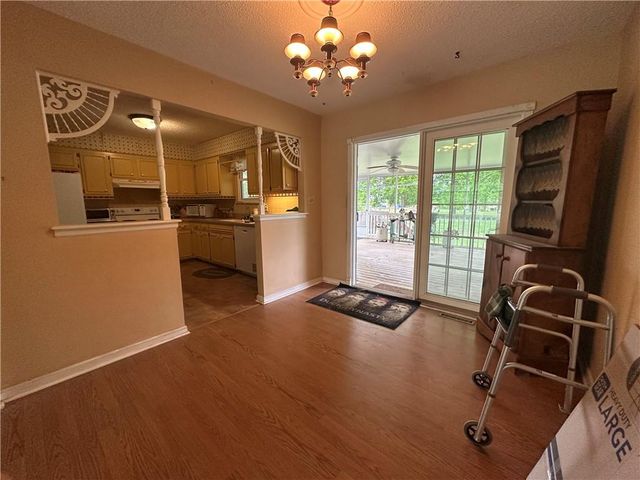17207 E 6th Terrace Court N, Independence, MO 64056