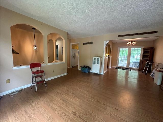 17207 E 6th Terrace Court N, Independence, MO 64056