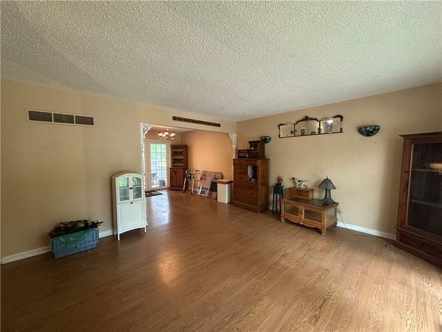 17207 E 6th Terrace Court N, Independence, MO 64056