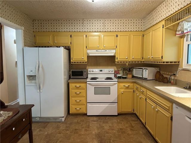 17207 E 6th Terrace Court N, Independence, MO 64056