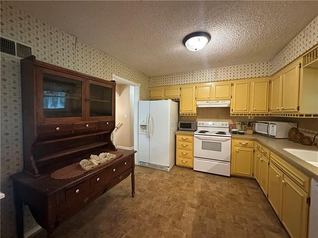 17207 E 6th Terrace Court N, Independence, MO 64056