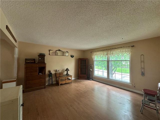 17207 E 6th Terrace Court N, Independence, MO 64056