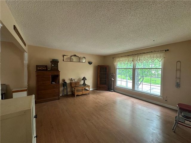 17207 E 6th Terrace Court N, Independence, MO 64056