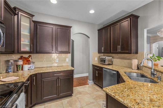 135 Bay Tree Lane, Thomasville, NC 27360
