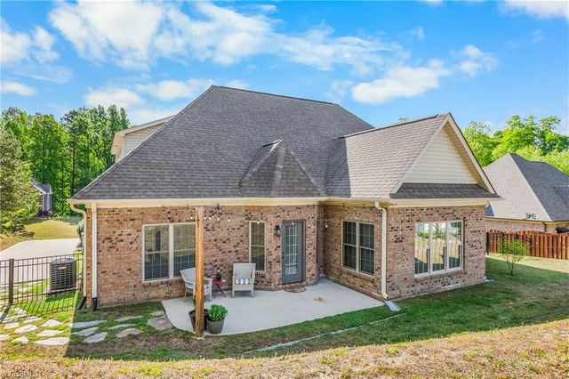 135 Bay Tree Lane, Thomasville, NC 27360