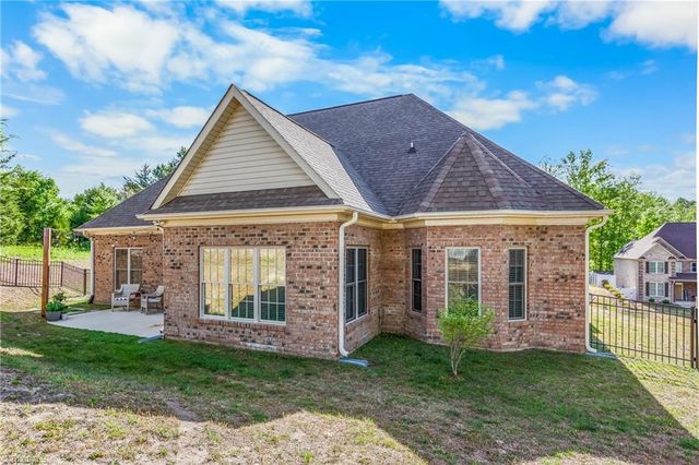 135 Bay Tree Lane, Thomasville, NC 27360