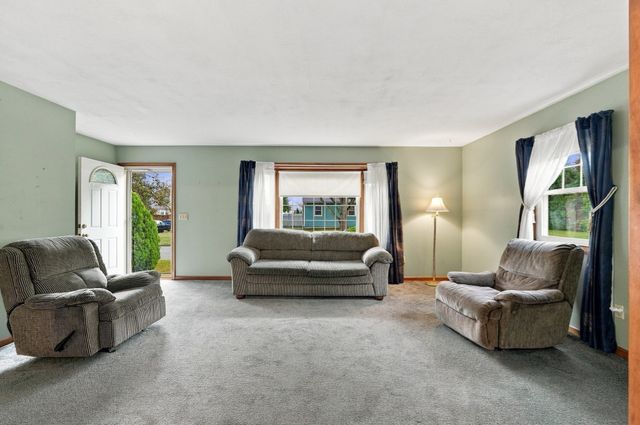 6 Lincoln Dr, Fairhaven, MA 02719