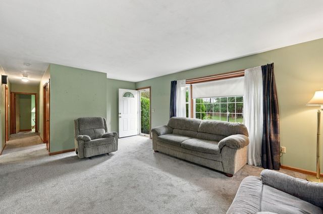 6 Lincoln Dr, Fairhaven, MA 02719