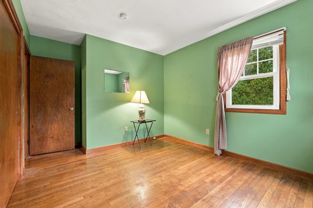 6 Lincoln Dr, Fairhaven, MA 02719