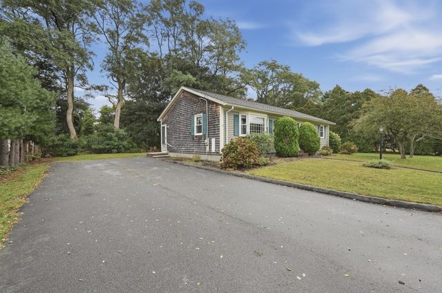 6 Lincoln Dr, Fairhaven, MA 02719